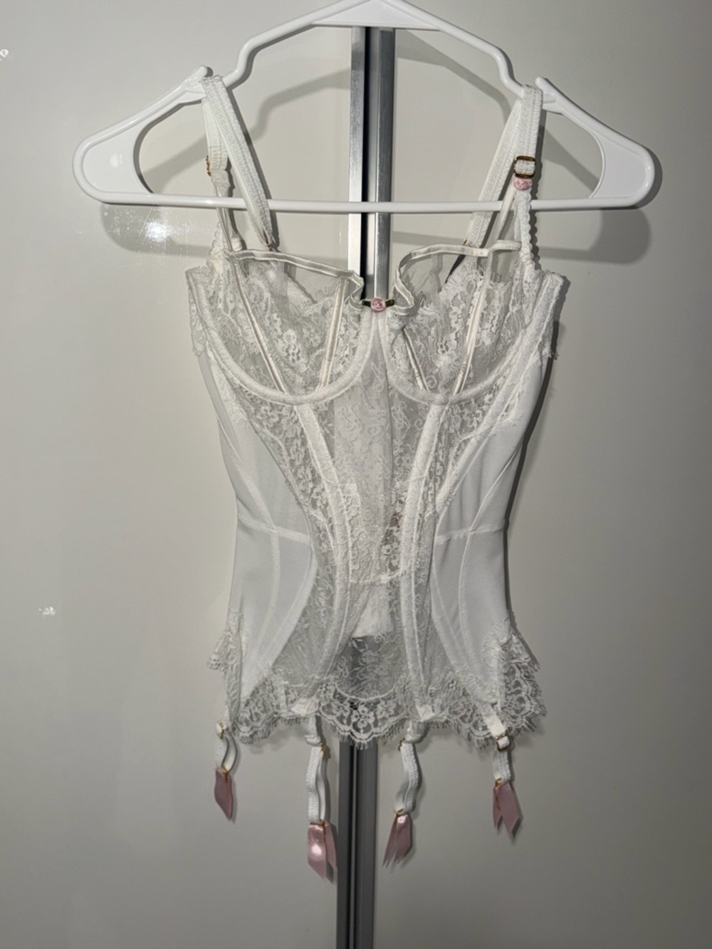 Agent Provocateur White Lace Underwire Bustier with Garter Set